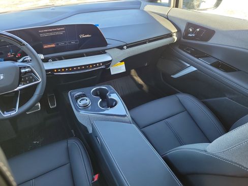 New 2026 Cadillac Optiq Luxury 1 image 3