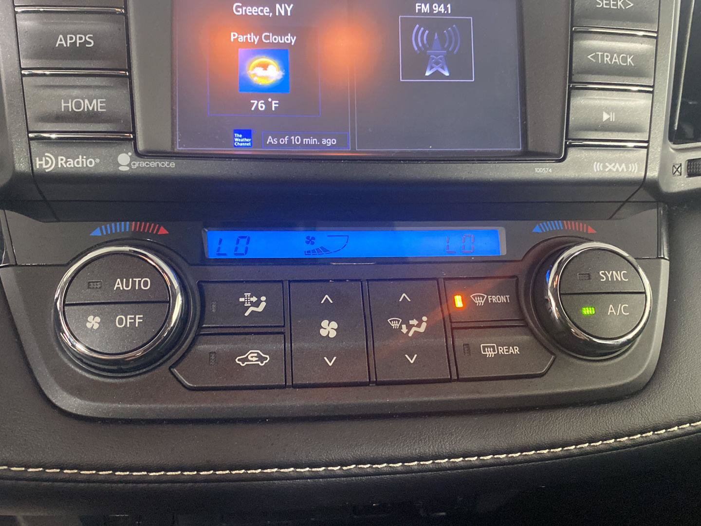 Used 2018 Toyota RAV4 XLE AWD/4WD image 14