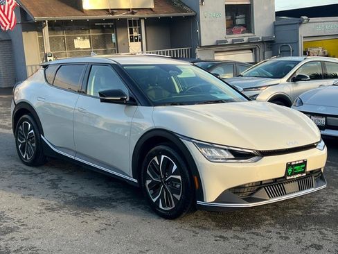 Used 2024 Kia EV6 Light image 4