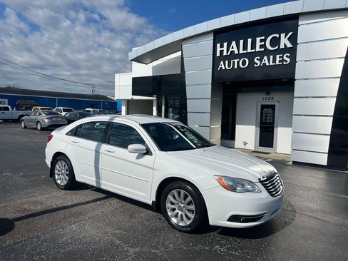 Used 2012 Chrysler 200 Touring FWD image 6