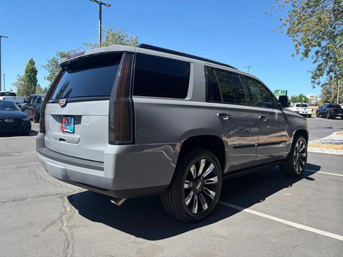 Used 2017 Cadillac Escalade Platinum AWD/4WD image 5