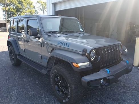 Used 2023 Jeep Wrangler Unlimited w/ Sun & Screen Package AWD/4WD image 6