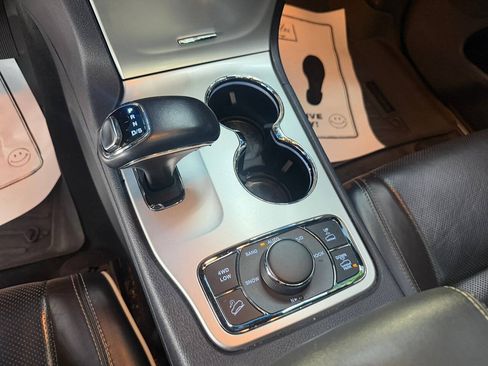 Used 2015 Jeep Grand Cherokee Overland w/ Advanced Technology Group AWD/4WD image 22