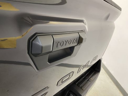 Used 2025 Toyota Tacoma SR5 image 18
