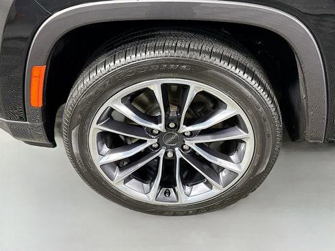 Used 2022 Jeep Wagoneer Series III w/ Premium Group I image 40