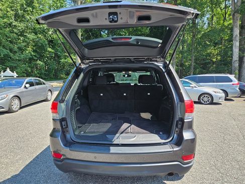 Used 2017 Jeep Grand Cherokee Laredo w/ Quick Order Package 2BE image 15