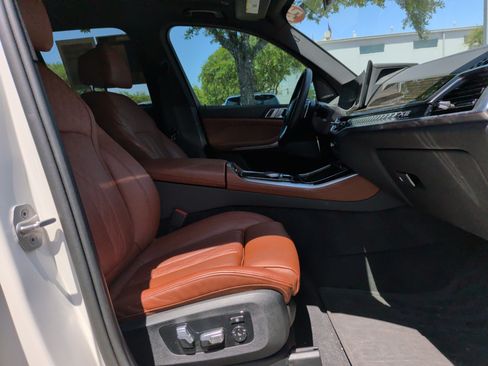 Used 2024 BMW X5 xDrive40i w/ Premium Package AWD/4WD image 32