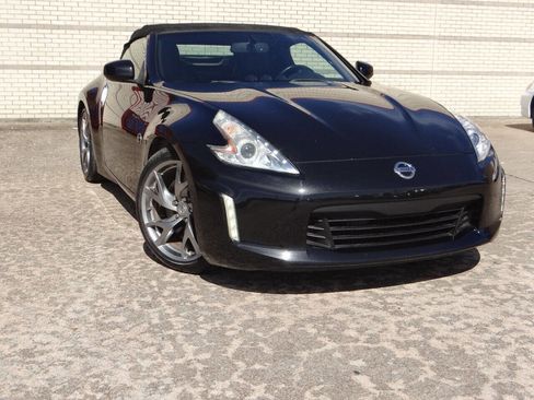 Used 2014 Nissan 370Z Touring w/ Sport Package RWD image 27