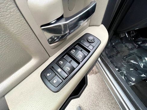 Used 2009 Dodge Ram 1500 Truck SLT image 21