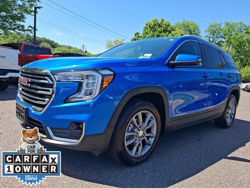 Used 2024 GMC Terrain SLT AWD/4WD image 3