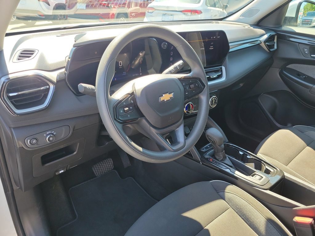 Used 2025 Chevrolet TrailBlazer LT FWD image 22