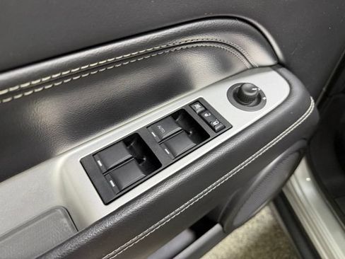 Used 2014 Jeep Compass Latitude w/ Sun/Sound Group AWD/4WD image 18