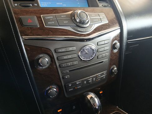 Used 2016 INFINITI QX80 4WD w/ Driver's Assistance Package image 21