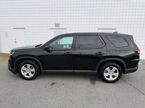 Used 2023 Honda Pilot LX image 3
