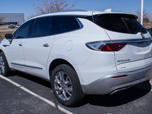 Used 2023 Buick Enclave Essence w/ Experience Buick Package image 4
