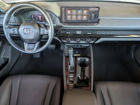 Used 2025 Honda Accord Touring image 18