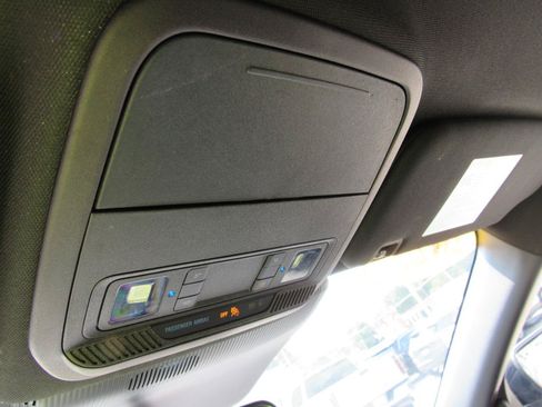 Used 2025 Ford Explorer ST-Line AWD/4WD image 32