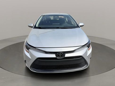 Used 2023 Toyota Corolla LE image 9