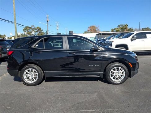 Used 2024 Chevrolet Equinox LS w/ Driver Confidence II Package image 3