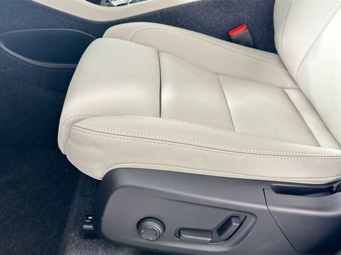 New 2026 Volvo XC40 B5 Ultra w/ Climate Package image 18