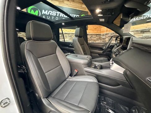 Used 2023 GMC Yukon SLT w/ SLT Premium Package AWD/4WD image 44
