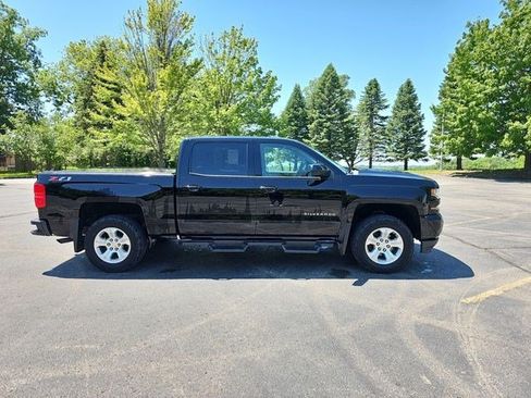 Used 2018 Chevrolet Silverado 1500 LT w/ All Star Edition AWD/4WD image 6