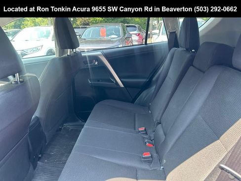 Used 2017 Toyota RAV4 XLE AWD/4WD image 11