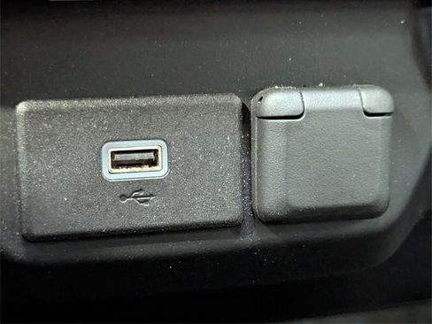 Used 2020 Chevrolet Silverado 1500 Custom w/ Custom Value Package image 13