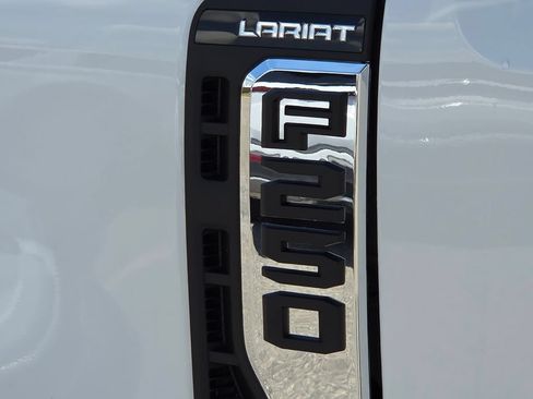 New 2026 Ford F250 Lariat w/ Chrome Package AWD/4WD image 3