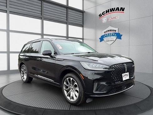 Used 2025 Lincoln Aviator AWD w/ Jet Appearance Package image 2