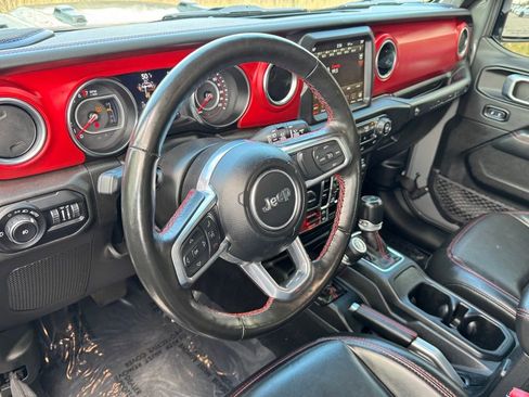 Used 2022 Jeep Wrangler Unlimited Rubicon w/ Cold Weather Group AWD/4WD image 16