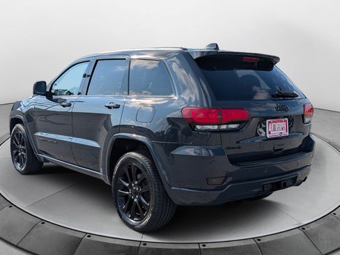 Used 2018 Jeep Grand Cherokee Altitude AWD/4WD image 5