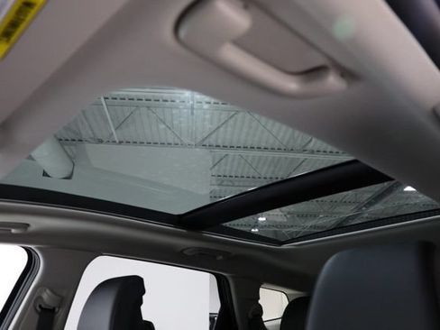 Used 2026 Kia Sportage EX w/ EX Panorama Roof Package FWD image 30