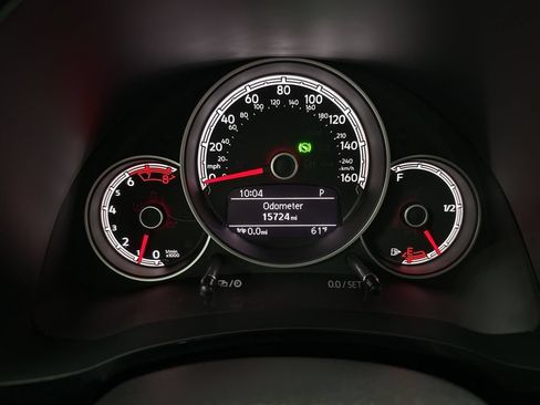 Used 2018 Volkswagen Beetle 2.0T FWD image 25