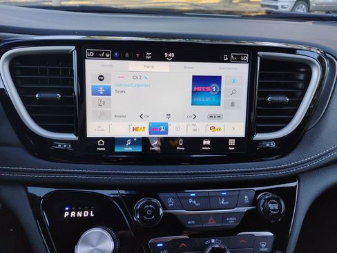 New 2026 Chrysler Pacifica Select image 29