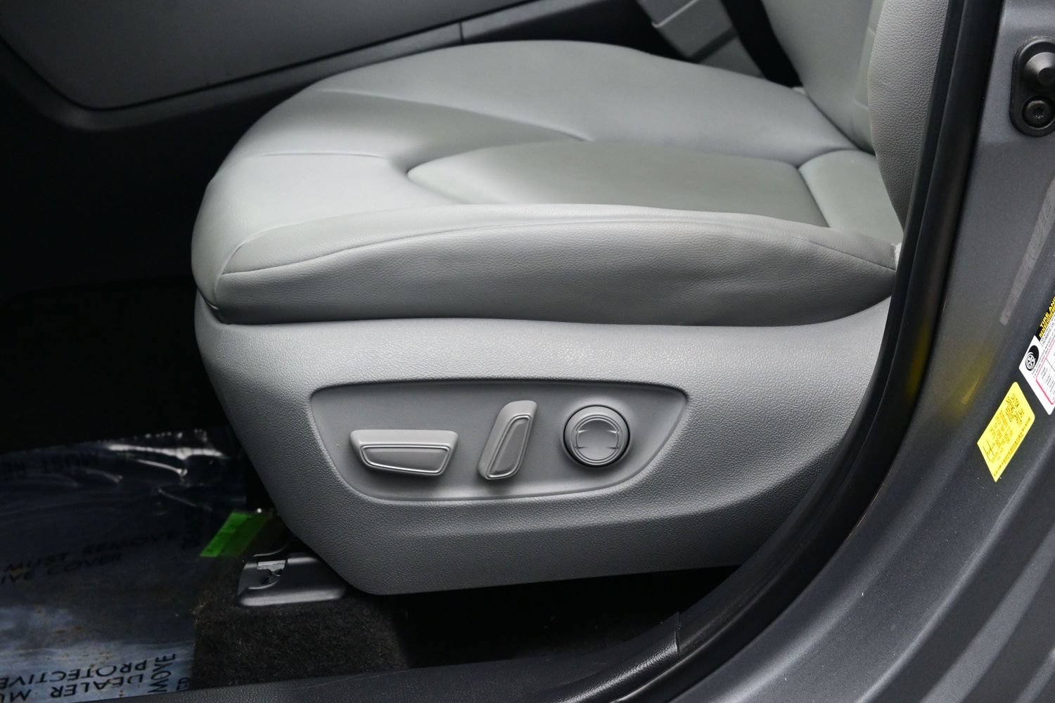 Used 2025 Toyota Highlander XLE AWD/4WD image 11