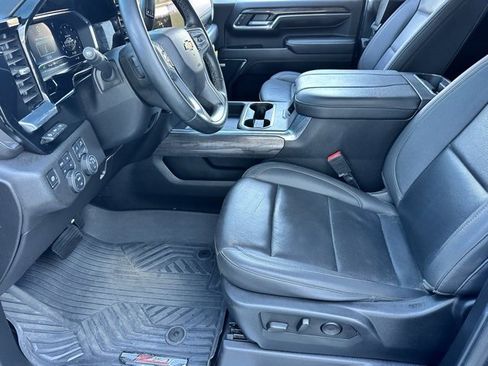 Used 2024 Chevrolet Silverado 2500 LTZ w/ LTZ Convenience Package image 6