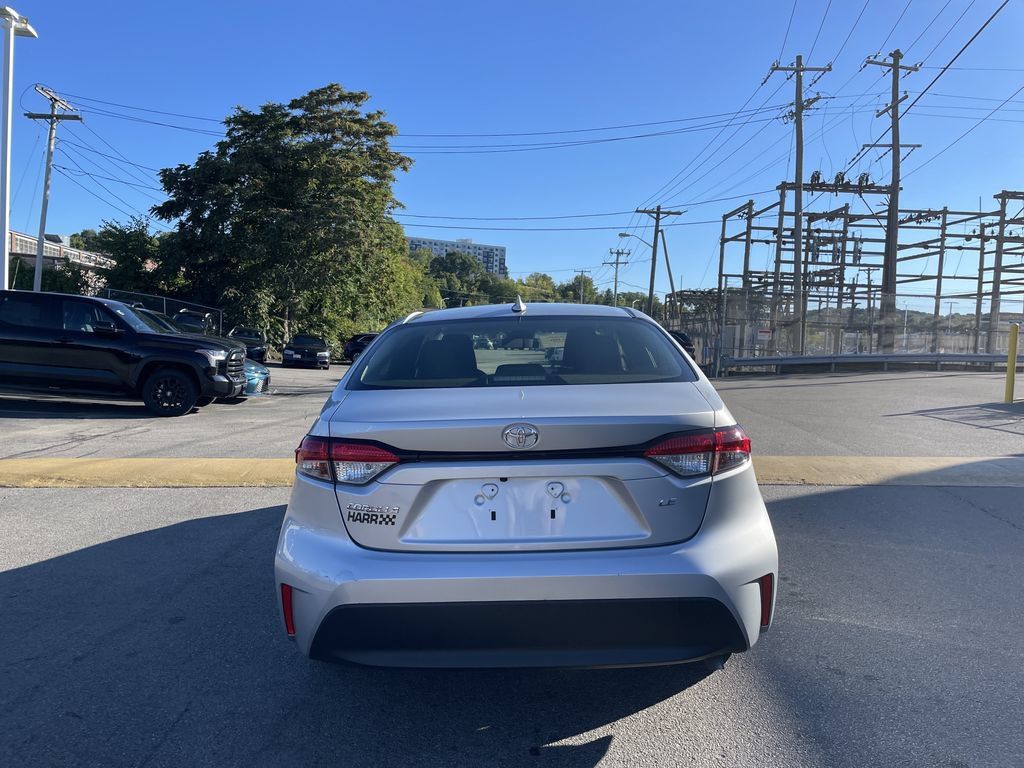 Used 2024 Toyota Corolla LE FWD image 4