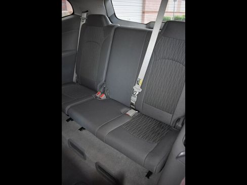 Used 2017 Chevrolet Traverse LT w/ Style and Technology Package image 22