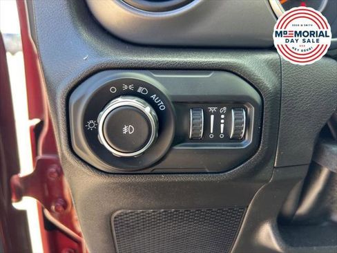 Certified 2022 Jeep Wrangler Sport AWD/4WD image 10