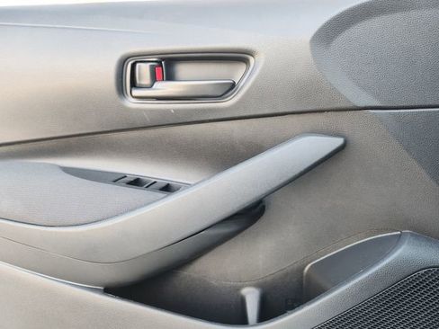 Used 2022 Toyota Corolla LE image 19