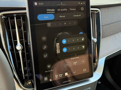 New 2026 Volvo XC90 B6 Ultra w/ Protection Package image 23