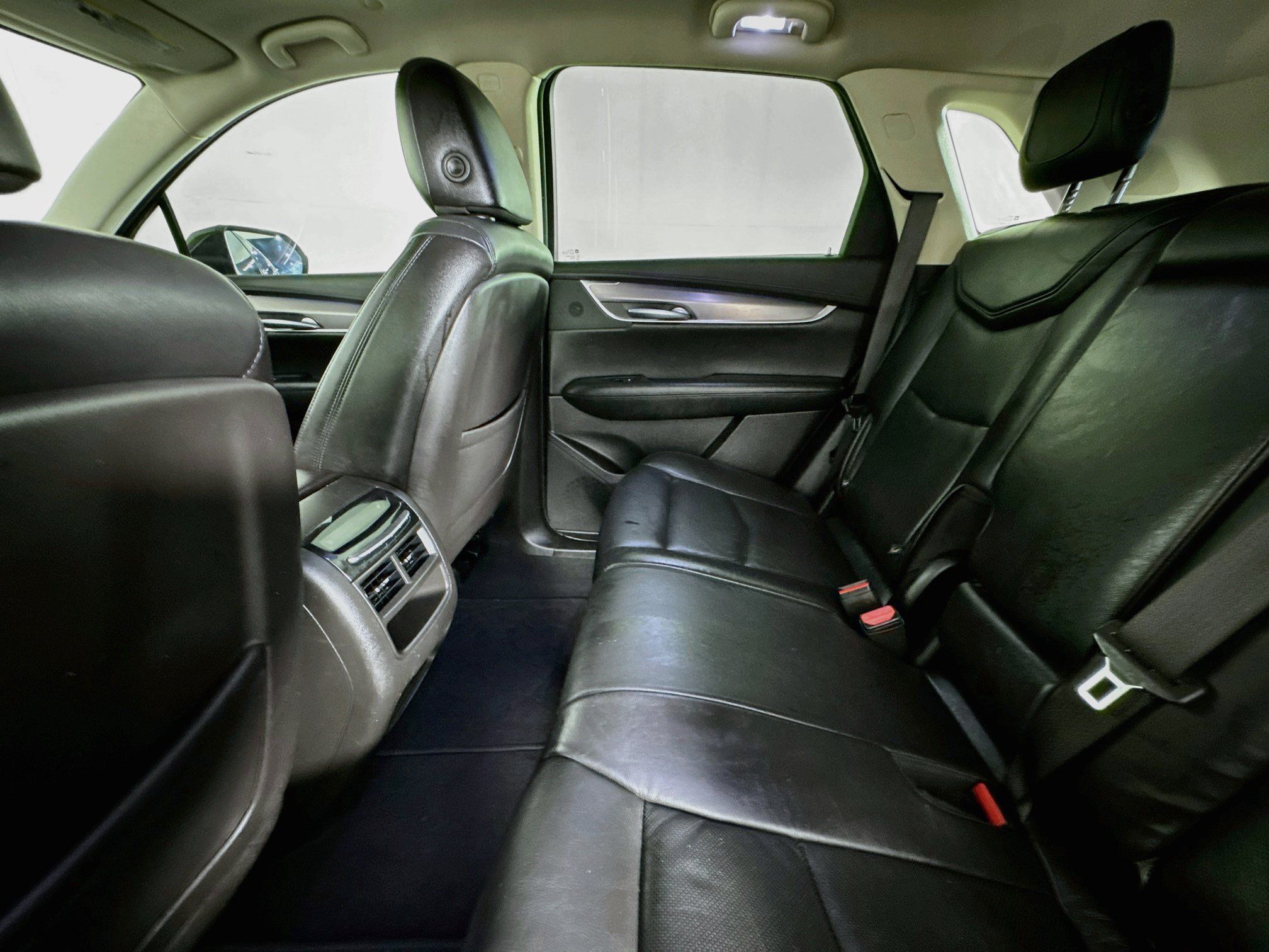 Used 2019 Cadillac XT5 Premium Luxury FWD image 23