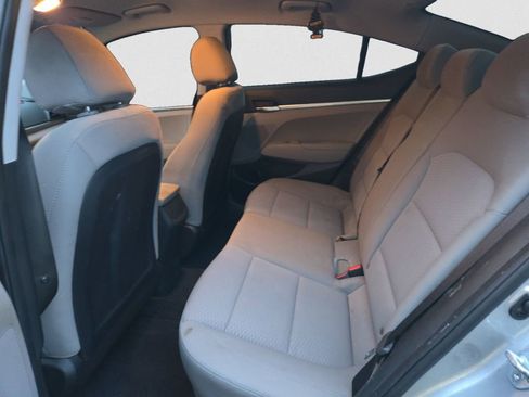Used 2020 Hyundai Elantra SE image 15