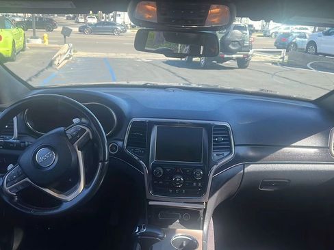 Used 2015 Jeep Grand Cherokee Limited w/ Luxury Group II image 12