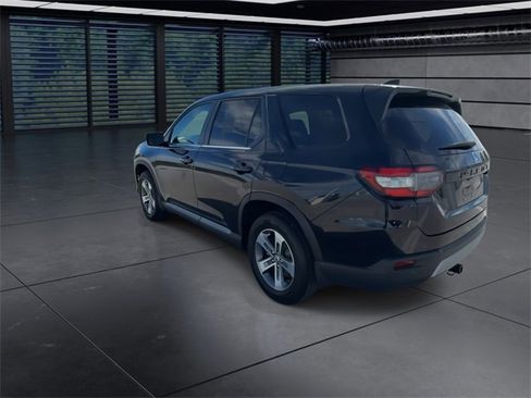 Used 2025 Honda Pilot EX-L image 6