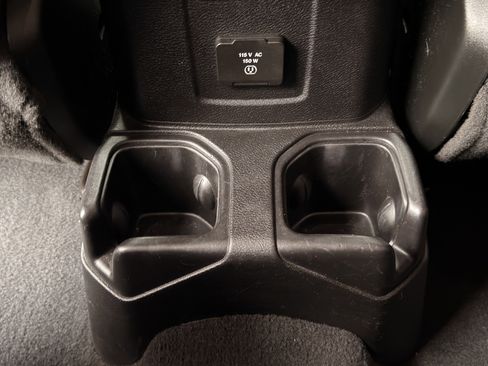 Used 2018 Jeep Wrangler Unlimited Sahara w/ Uconnect 4C Nav & Sound Group AWD/4WD image 26