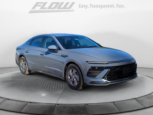New 2026 Hyundai Sonata SE image 1