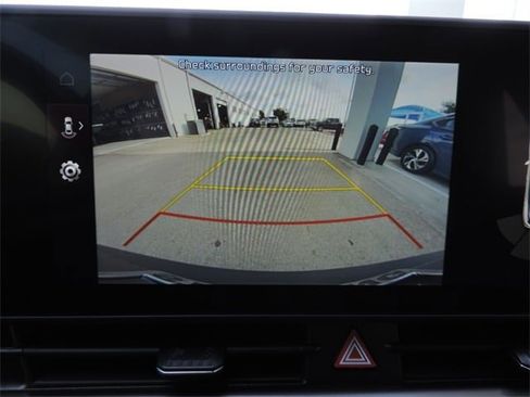 Used 2023 Kia Sportage EX image 28