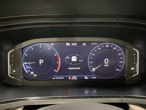 Used 2024 Volkswagen Taos SEL image 16